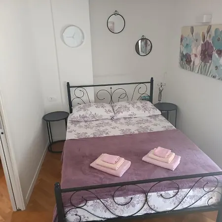 Diocletian Garden Centar Apartment