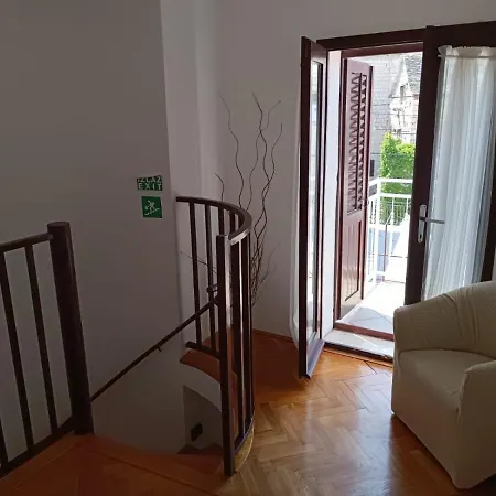 Appartement Diocletian Garden Centar *