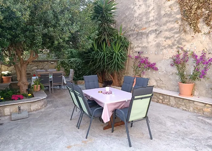 Diocletian Garden Centar Apartment *