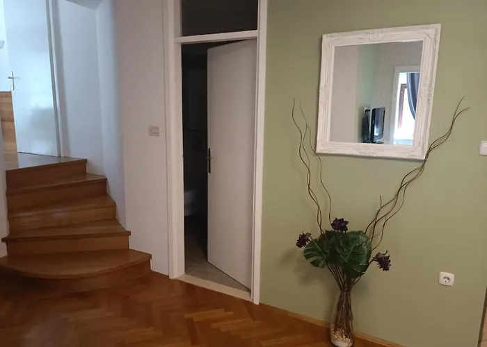 Diocletian Garden Centar Apartment *