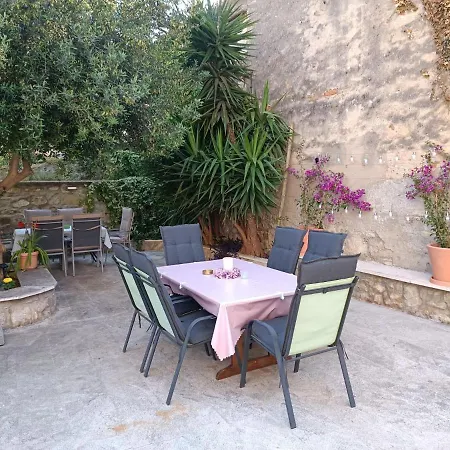 Diocletian Garden Centar Apartment *